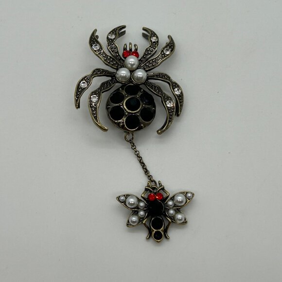 Gothic Spider Brooch Pin Dangling Fly Pearl Red Rhinestone Insect Halloween - Picture 6 of 13